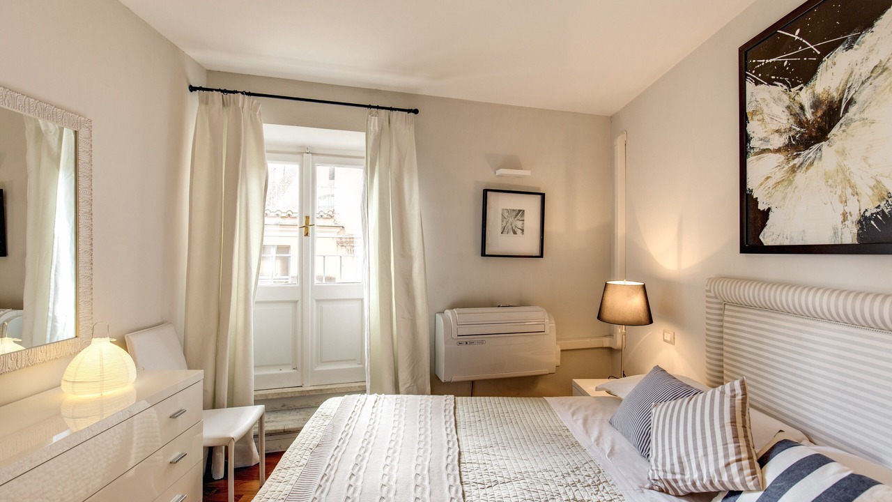Photo of Bedroom in Rome City Centre