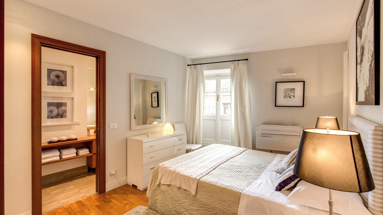 Photo of Bedroom in Rome City Centre