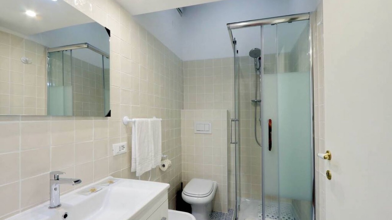 Photo of Bathroom in Rione VI Parione