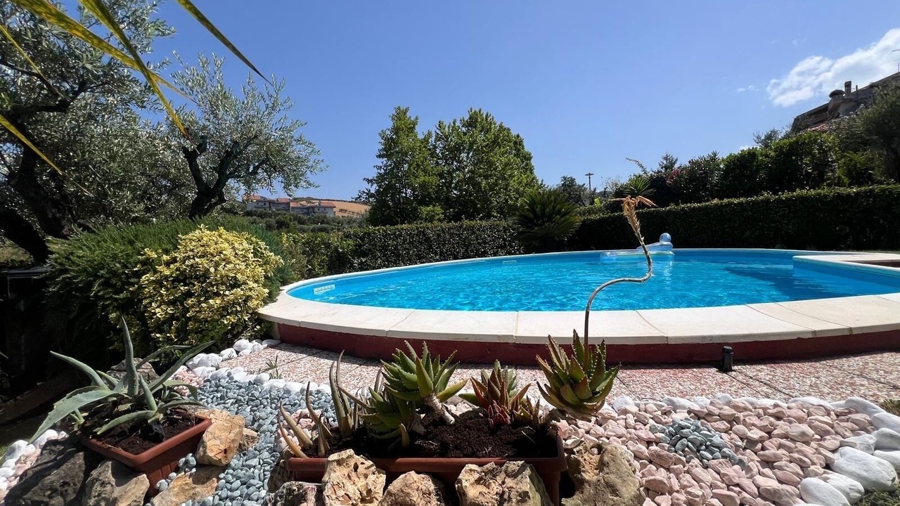 Photo of Outdoor in Scerne