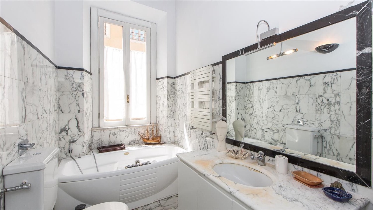 Photo of Bathroom in Rome City Centre