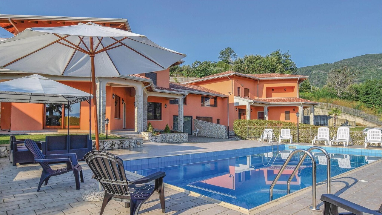 Photo of Outdoor in Rende