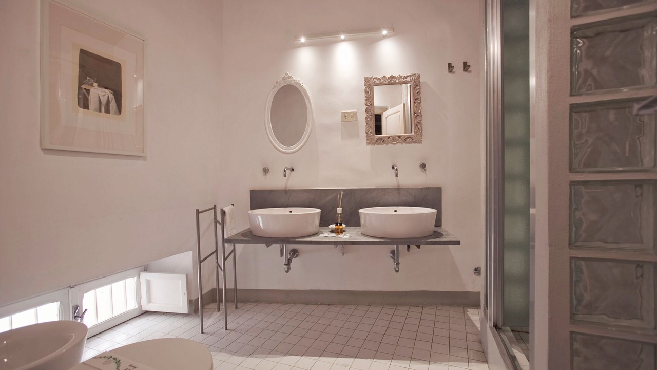 Photo of Bathroom in Rione VI Parione