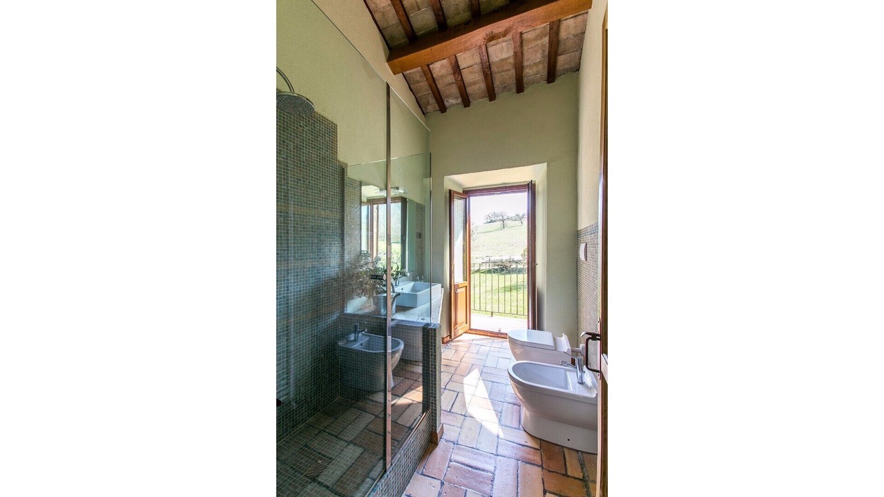 Photo of Bathroom in Genga
