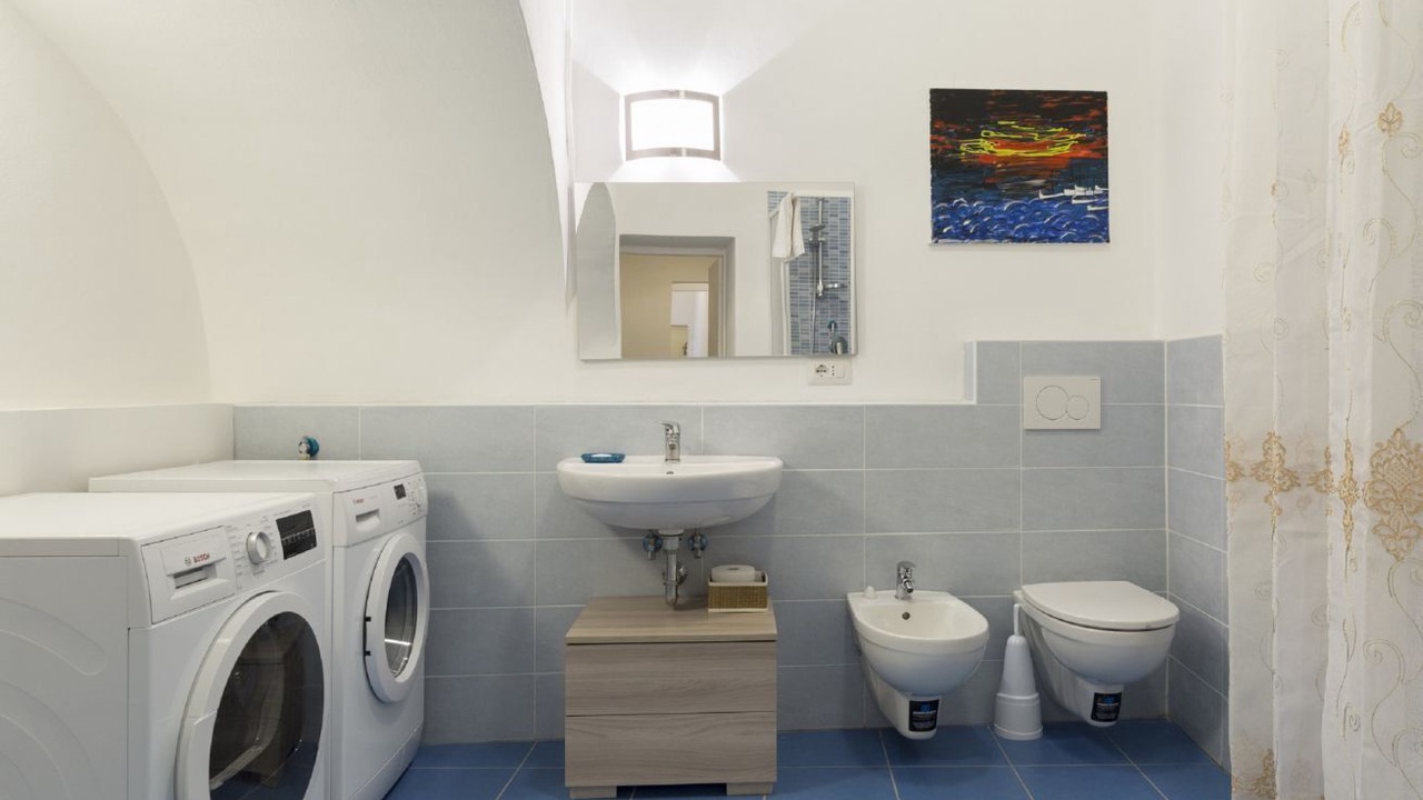 Photo of Bathroom in Rione VI Parione