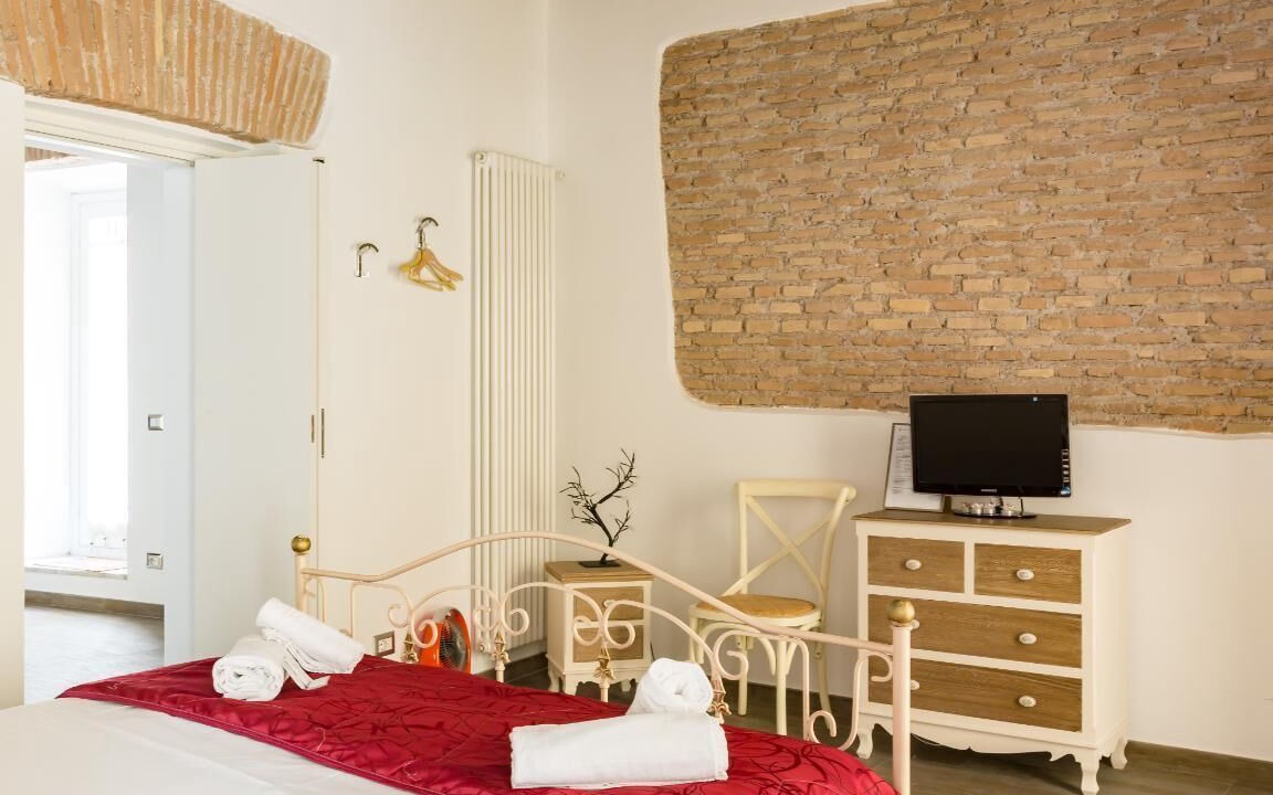 Photo of Bedroom in Rione VI Parione