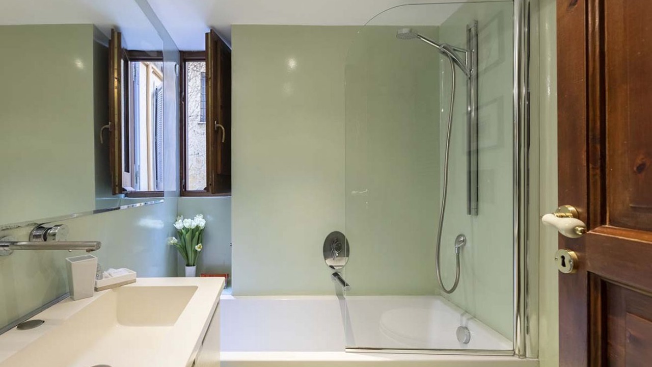 Photo of Bathroom in Rione V Ponte