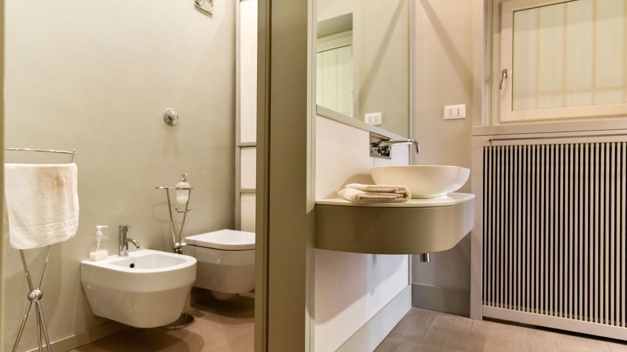 Photo of Bathroom in Rione VI Parione