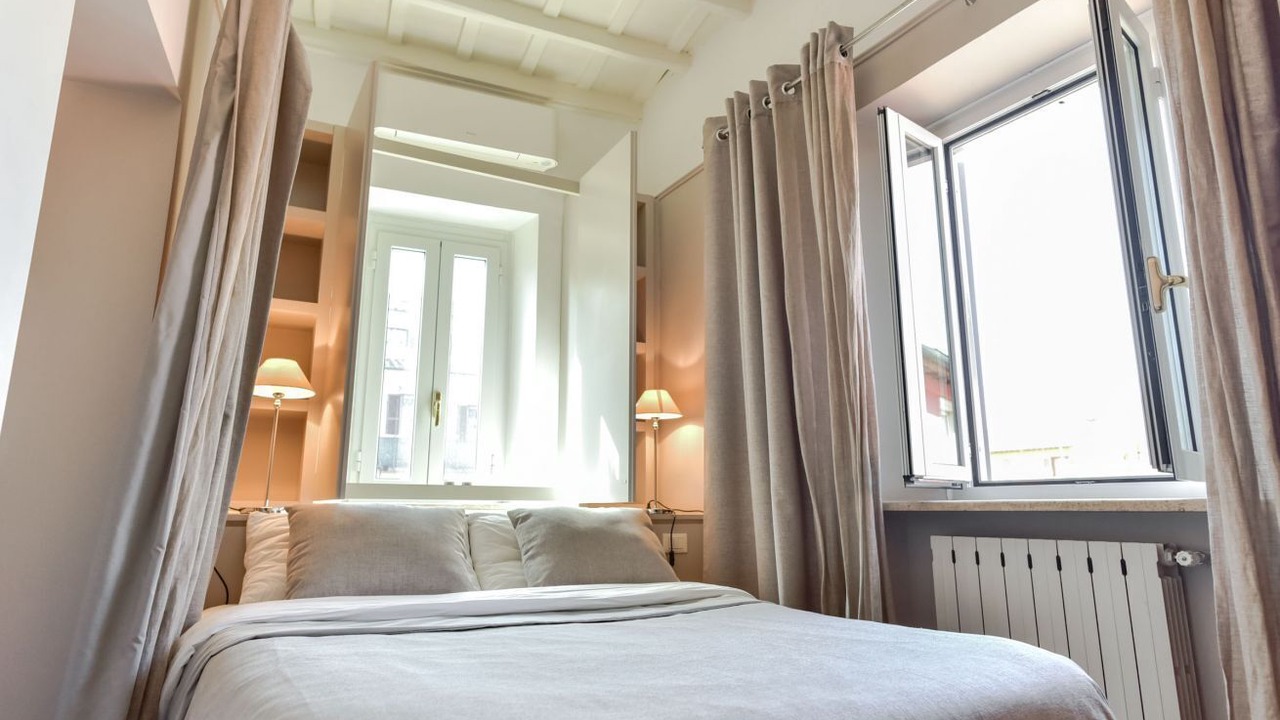 Photo of Bedroom in Rione VI Parione