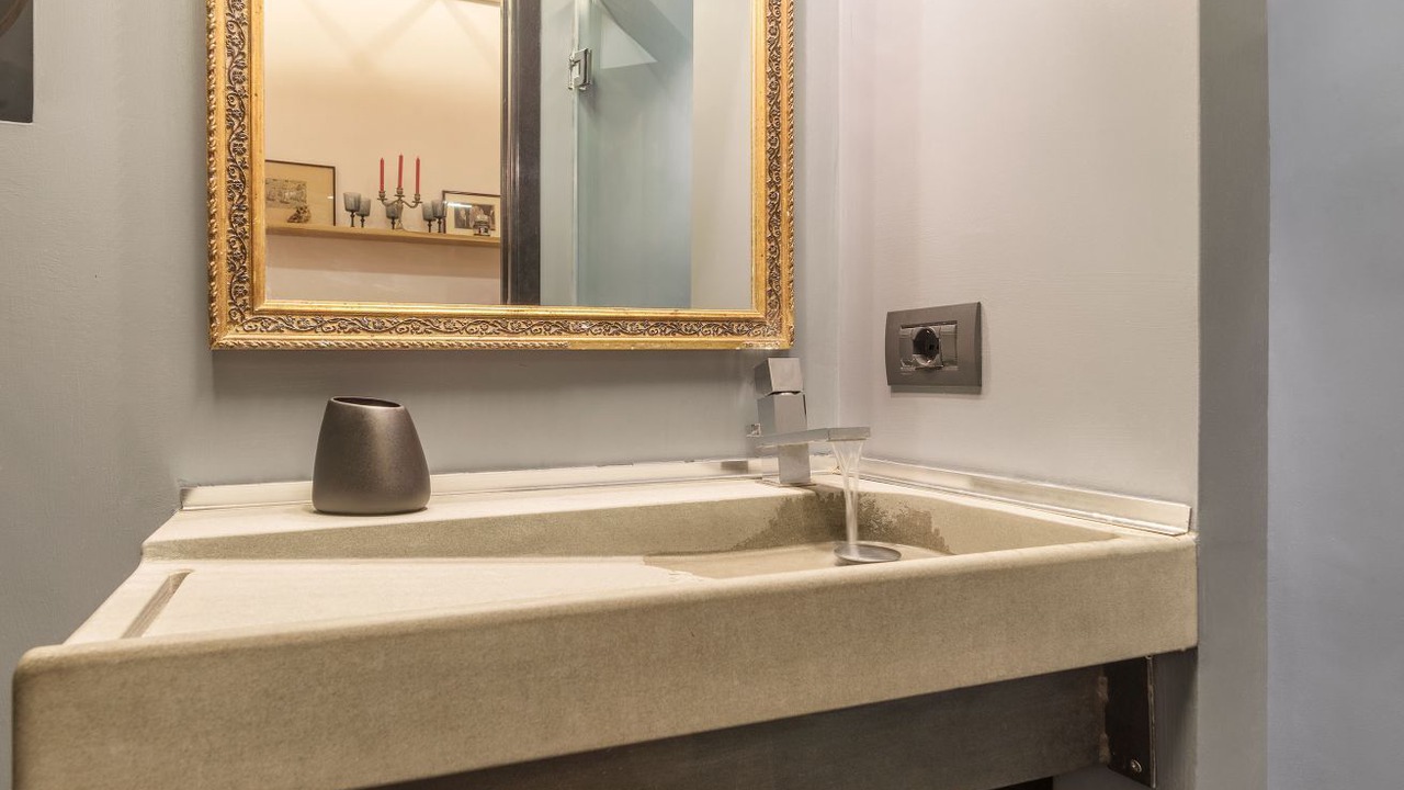 Photo of Bathroom in Rione VI Parione
