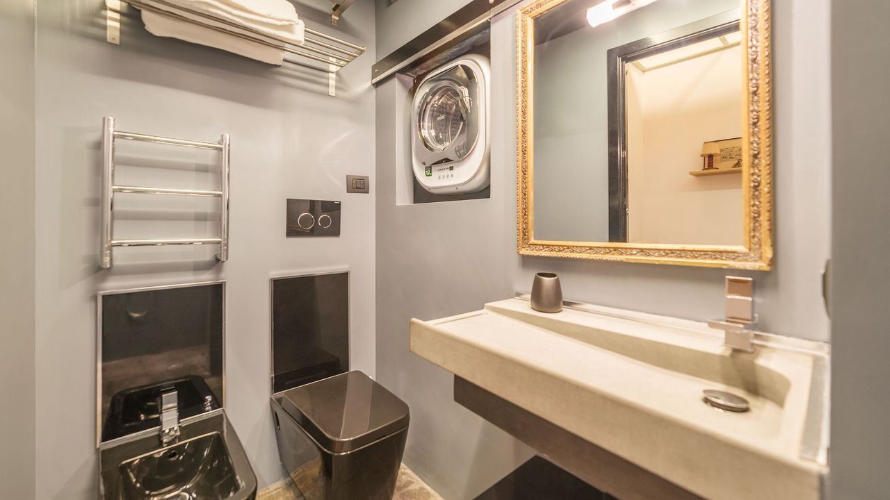 Photo of Bathroom in Rione VI Parione