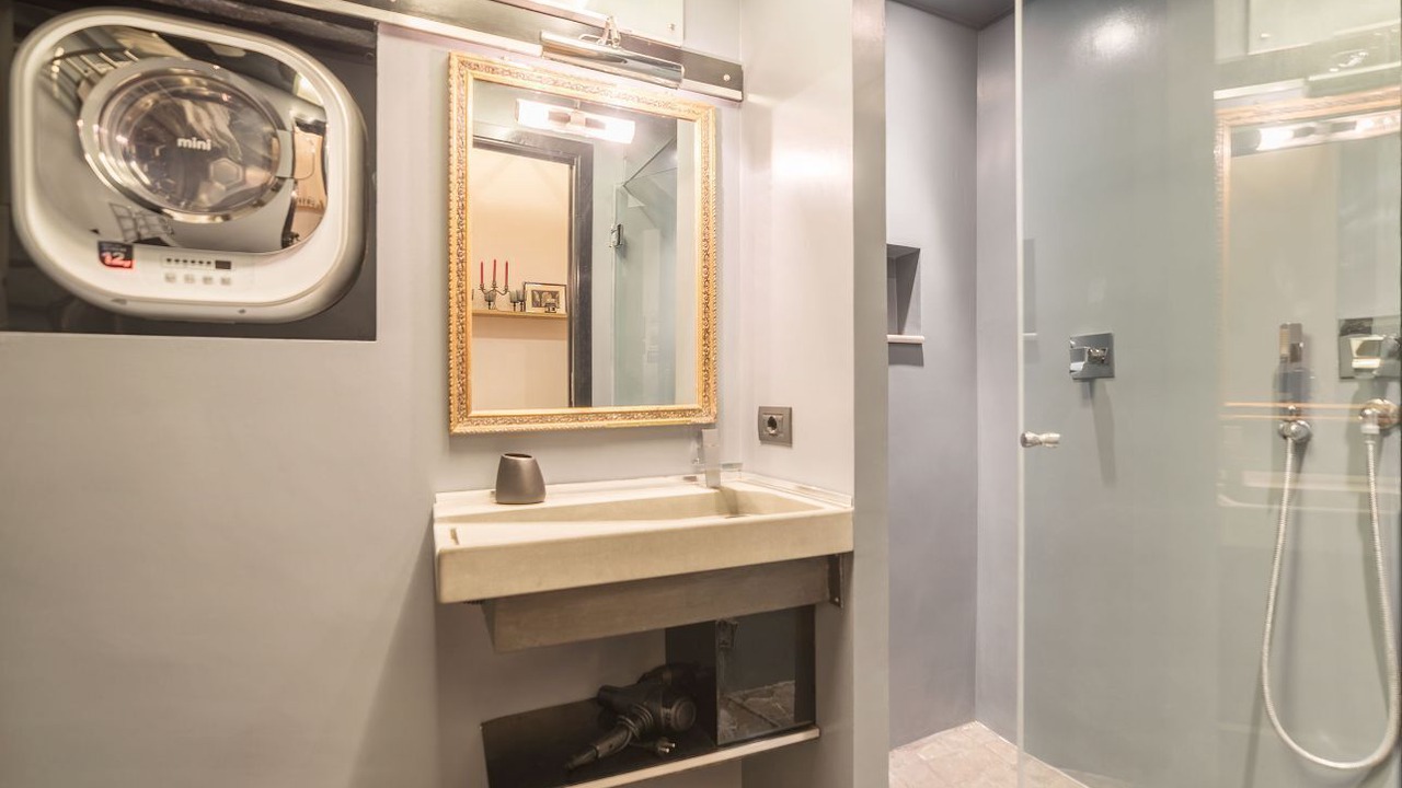 Photo of Bathroom in Rione VI Parione