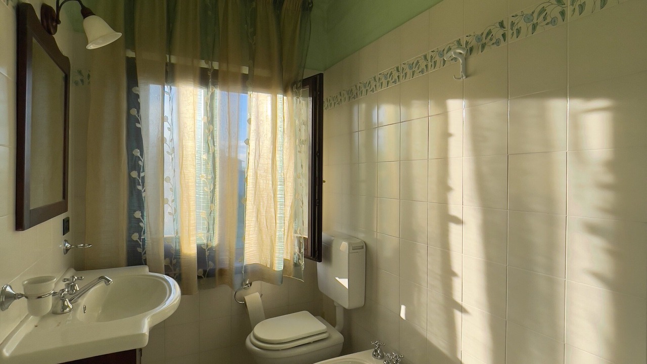 Photo of Bathroom in Castilenti