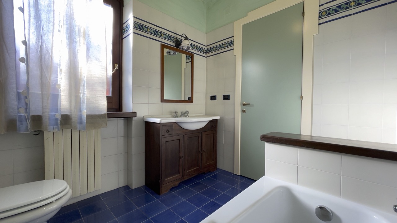 Photo of Bathroom in Castilenti