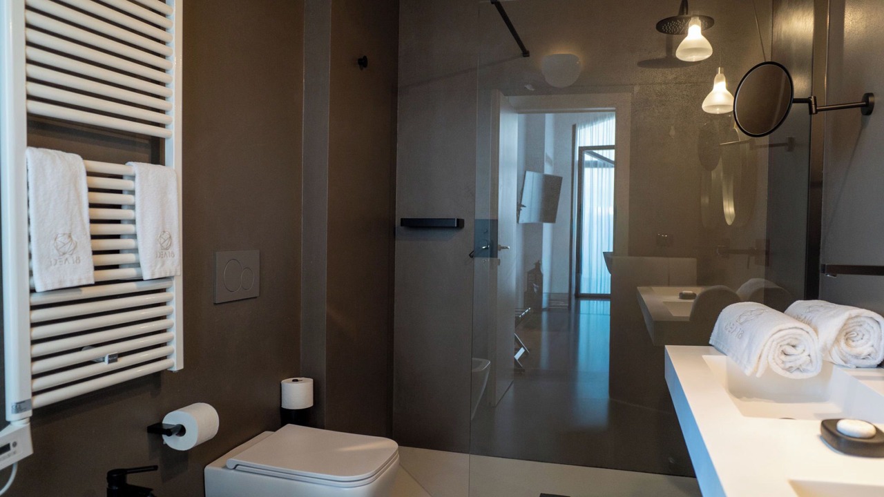 Photo of Bathroom in Controguerra