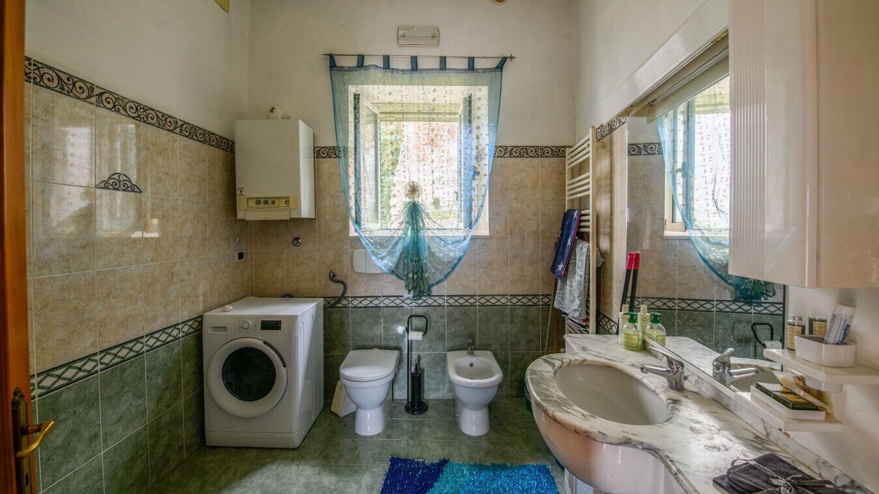 Photo of Bathroom in Capestrano