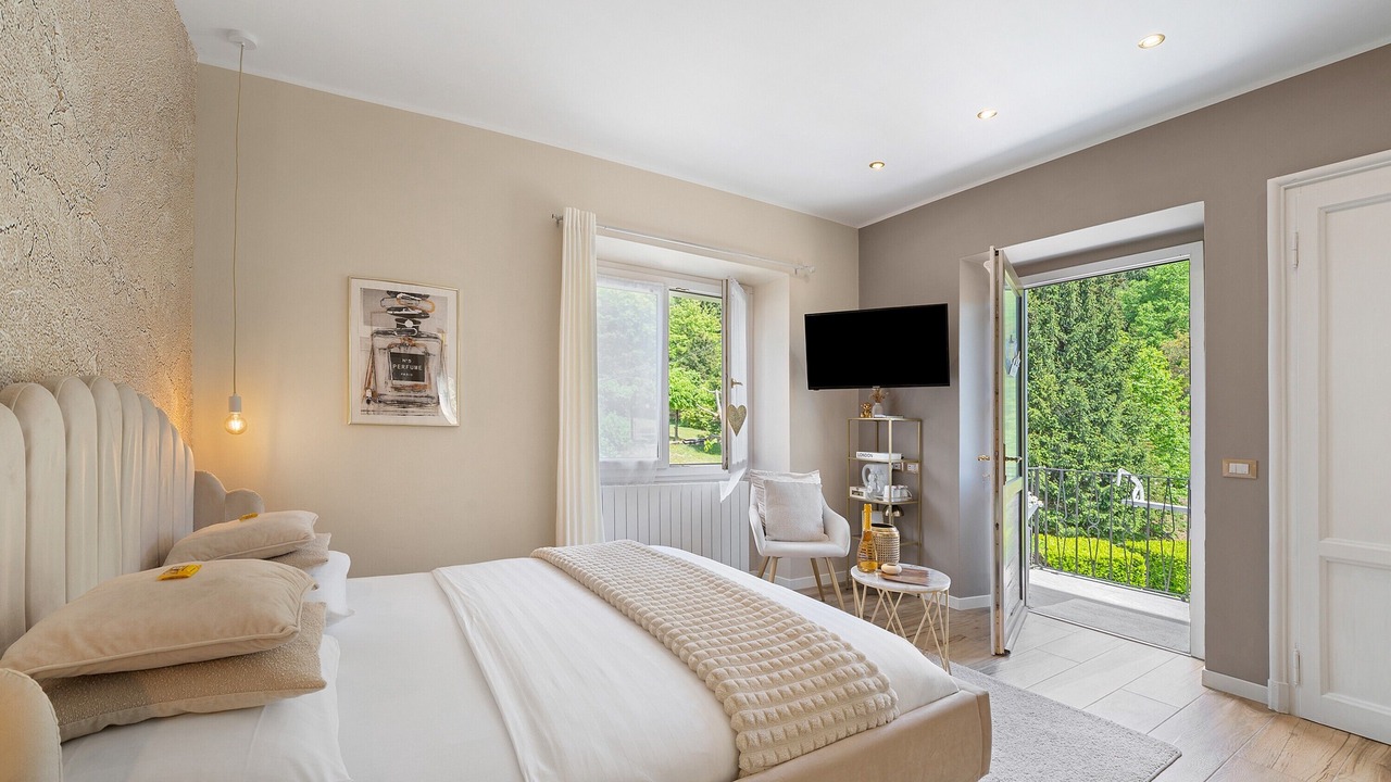 Photo of Bedroom in Bee