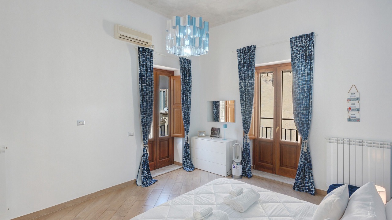 Photo of Bedroom in Historical Downtown Salerno