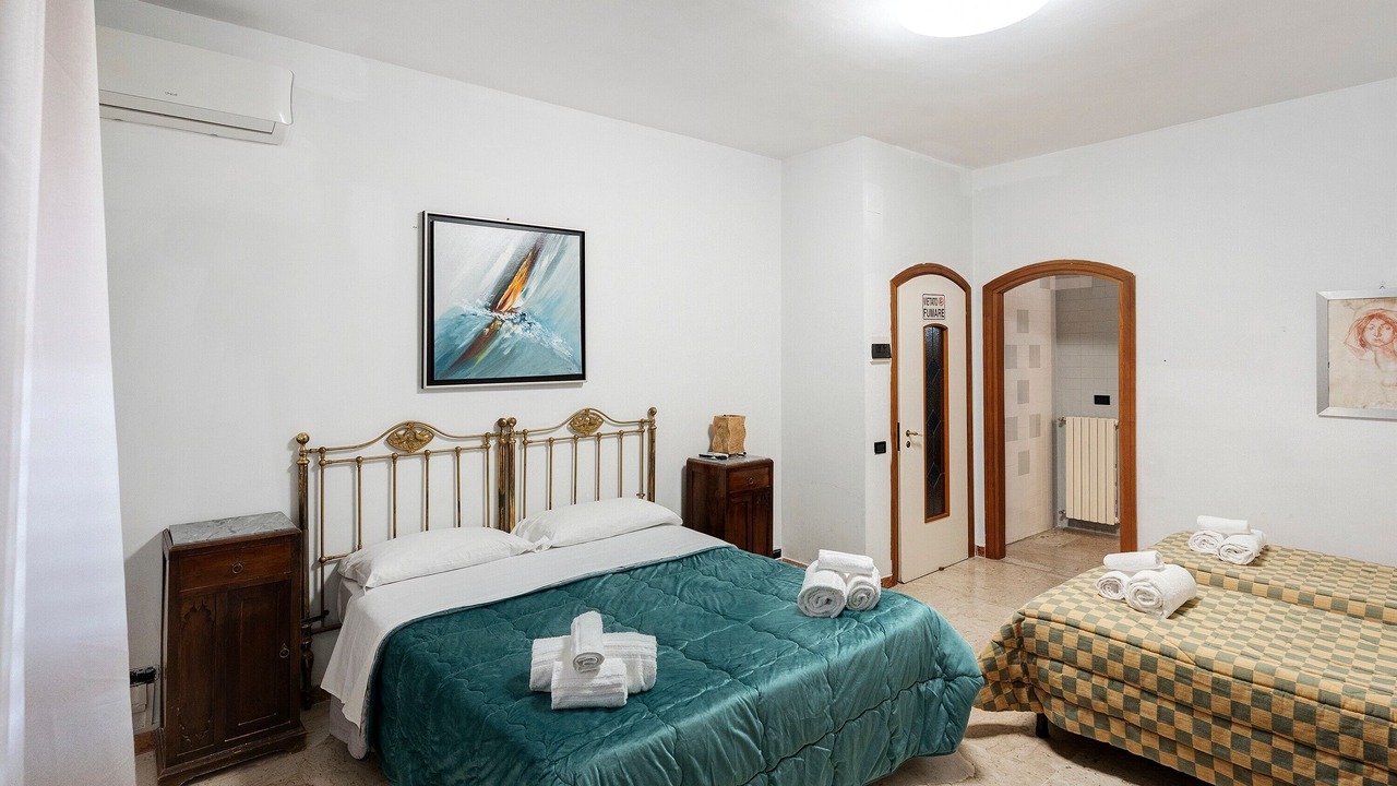 Photo of Bedroom in Torre Annunziata