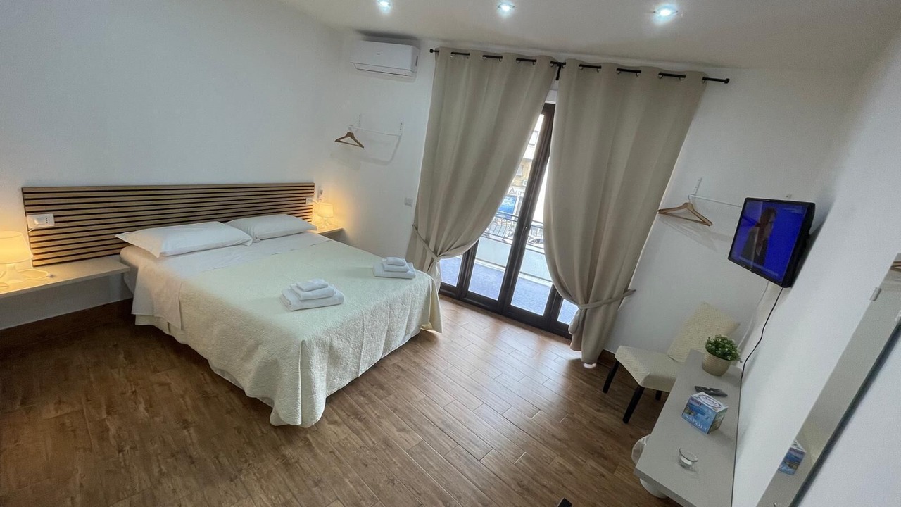 Photo of Bedroom in Naples City Centre