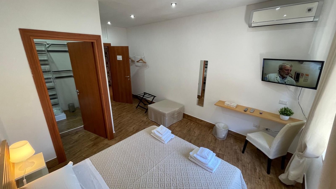 Photo of Bedroom in Naples City Centre