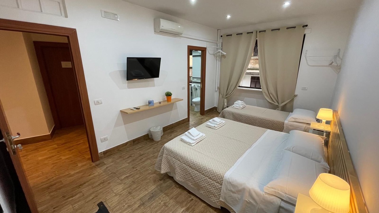 Photo of Bedroom in Naples City Centre