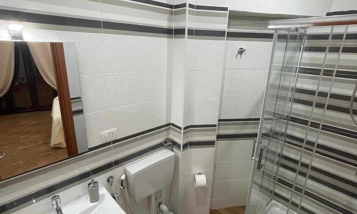 Photo of Bathroom in Naples City Centre
