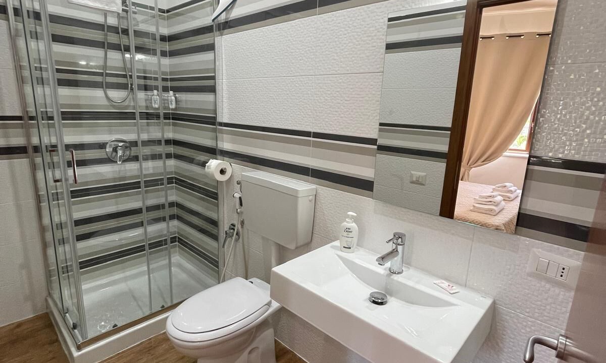 Photo of Bathroom in Naples City Centre