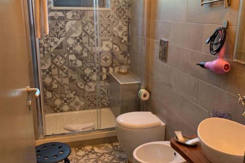 Photo of Bathroom in Bacoli