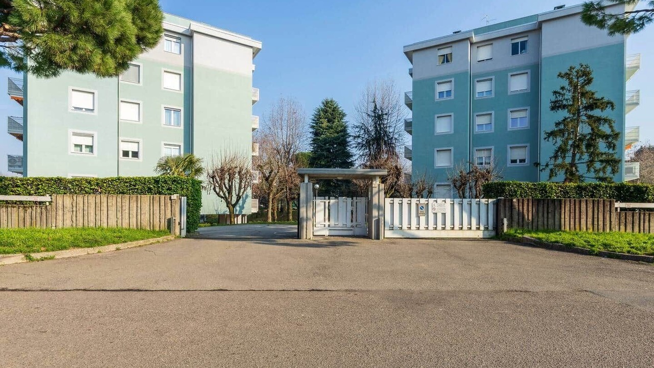 Photo of Outdoor in Rho