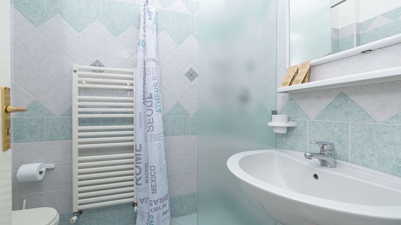 Photo of Bathroom in Forio