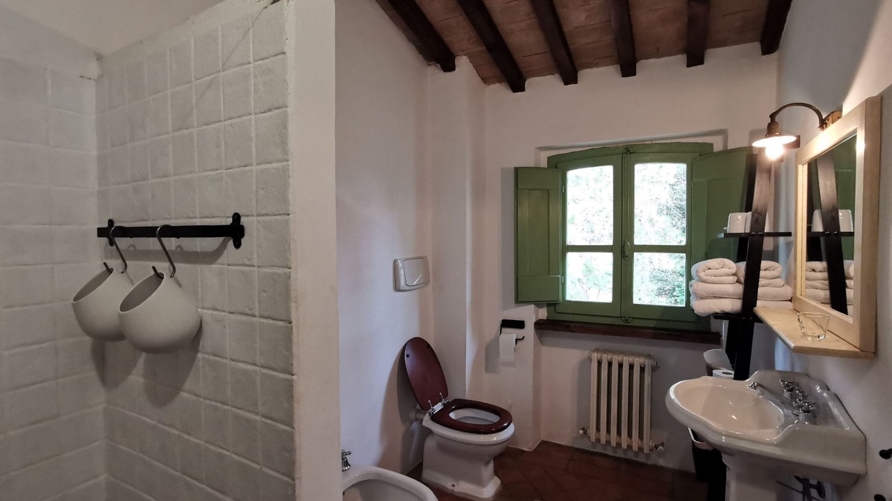 Photo of Others in Montone