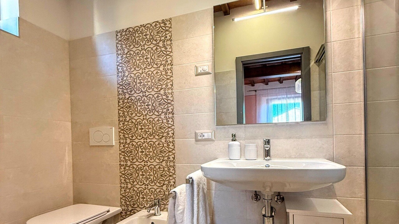 Photo of Bathroom in Poppi