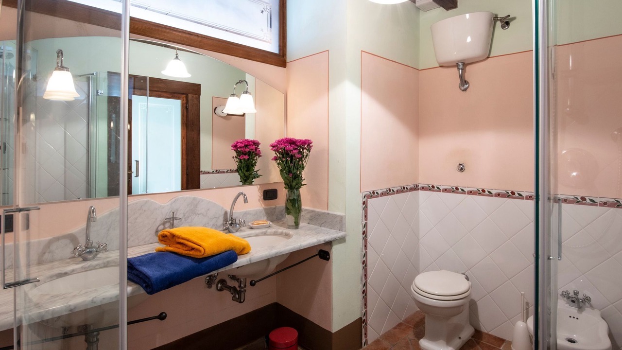 Photo of Bathroom in Poppi