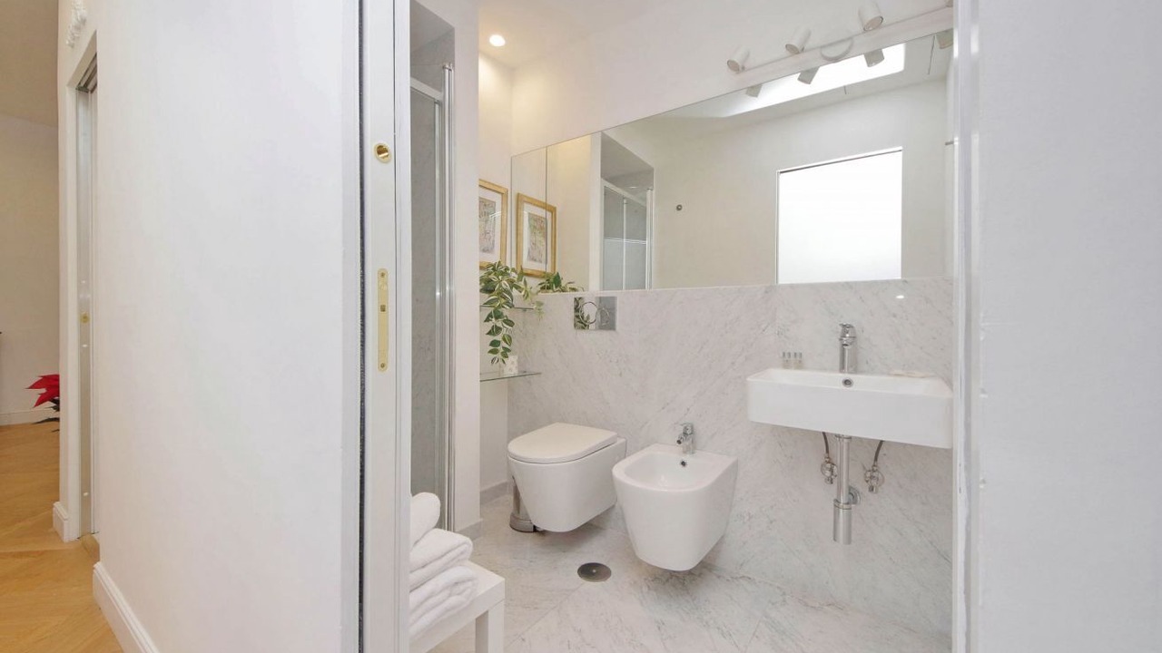 Photo of Bathroom in Salario