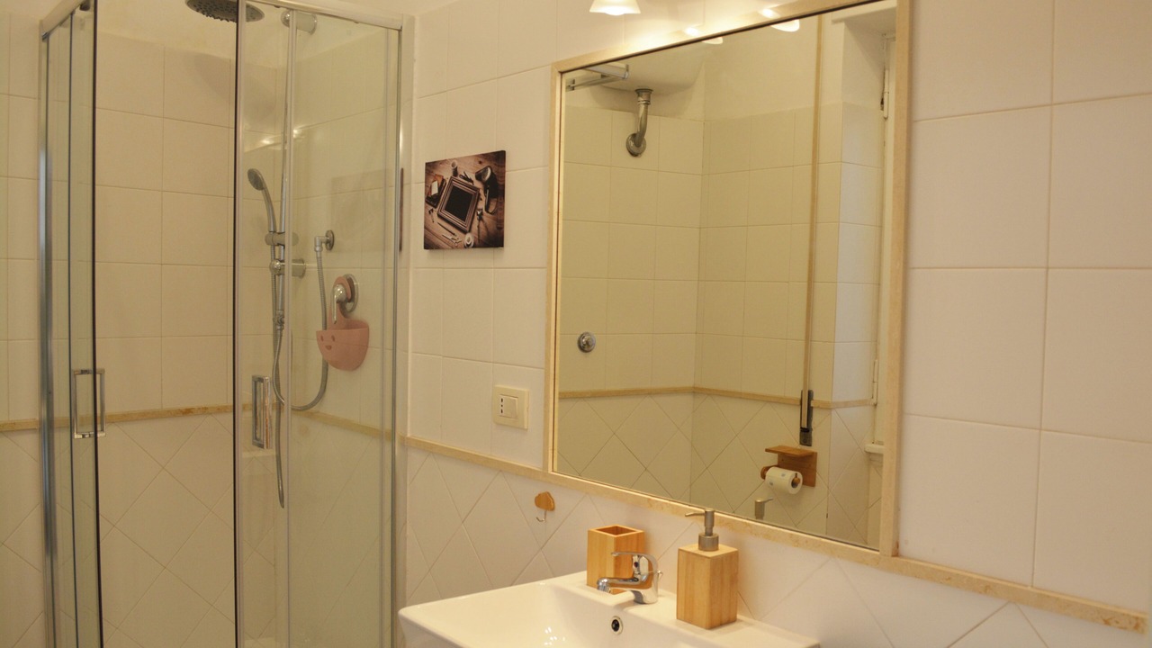 Photo of Bathroom in Trionfale
