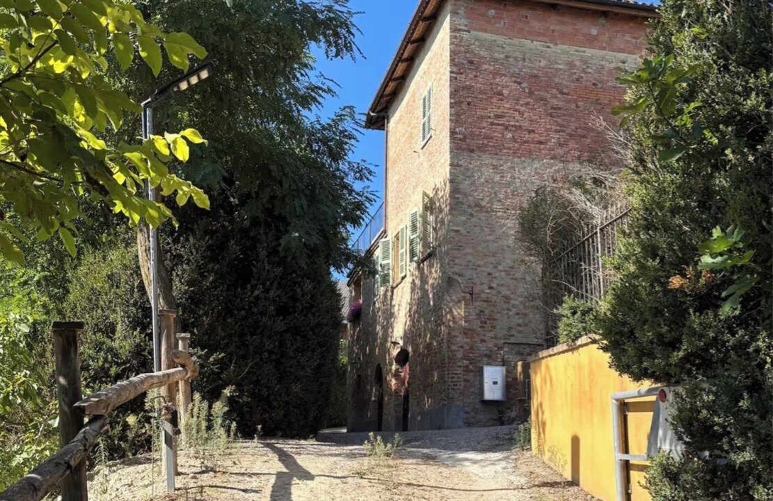 Photo of Others in Montegrosso dʼAsti