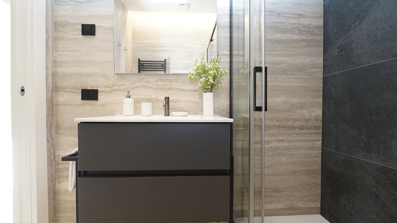 Photo of Bathroom in De Angeli
