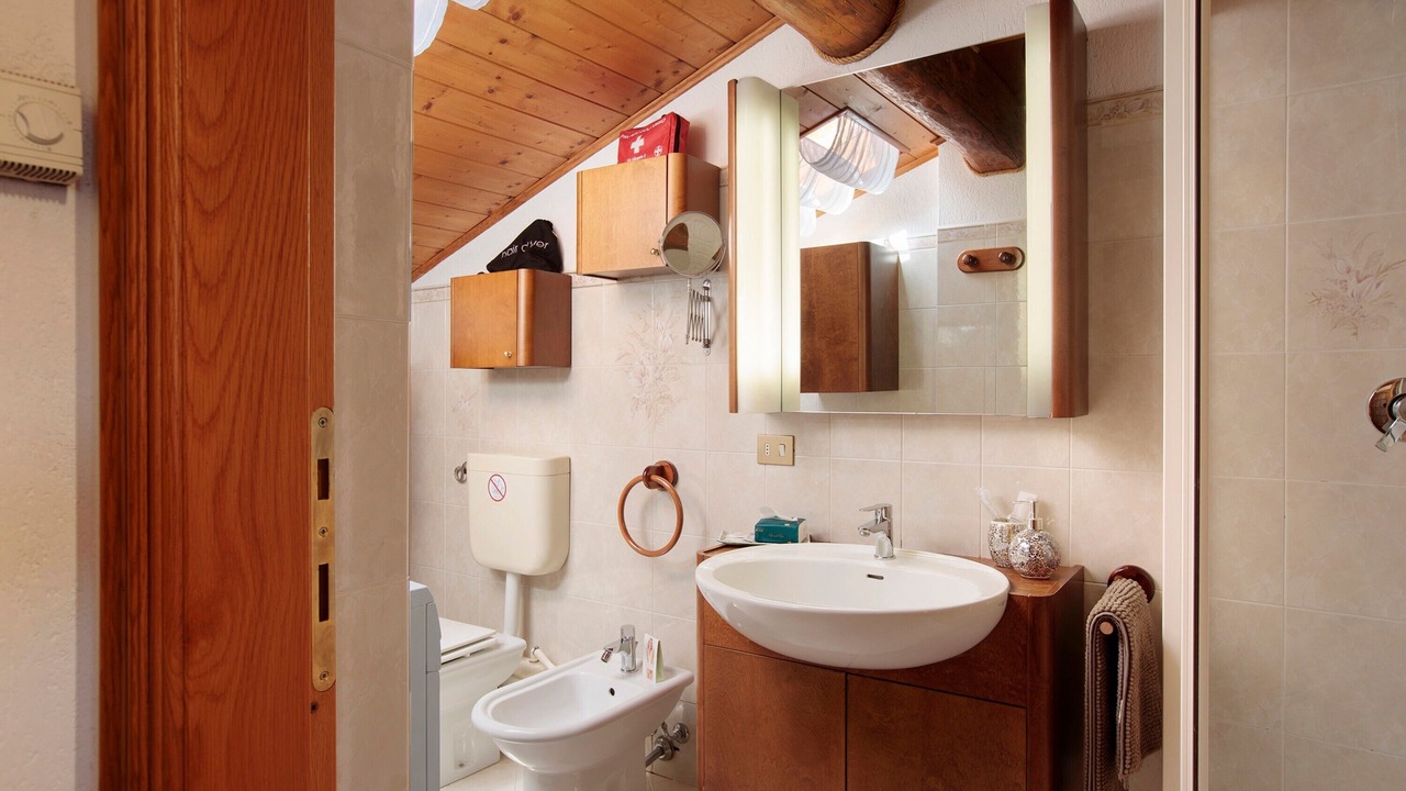 Photo of Bathroom in Pollein