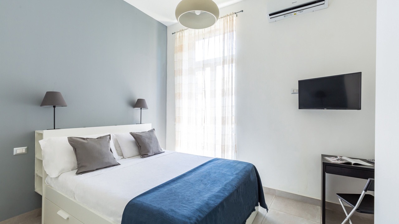 Photo of Bedroom in Naples City Centre