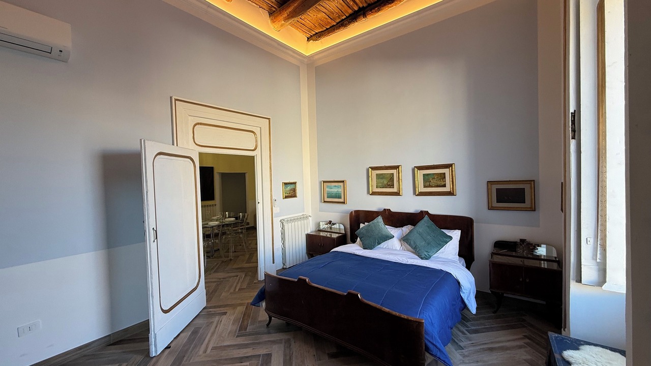 Photo of Bedroom in Naples City Centre