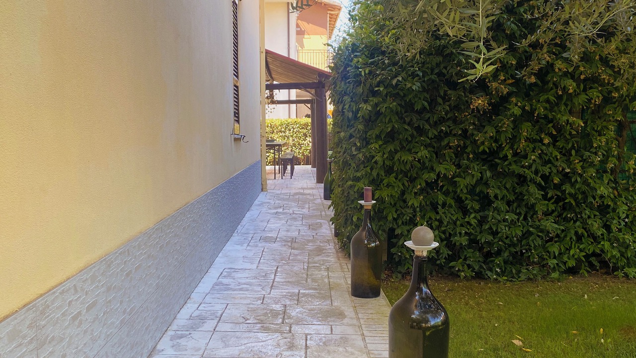 Photo of Patio Balcony in San Martino Bassa