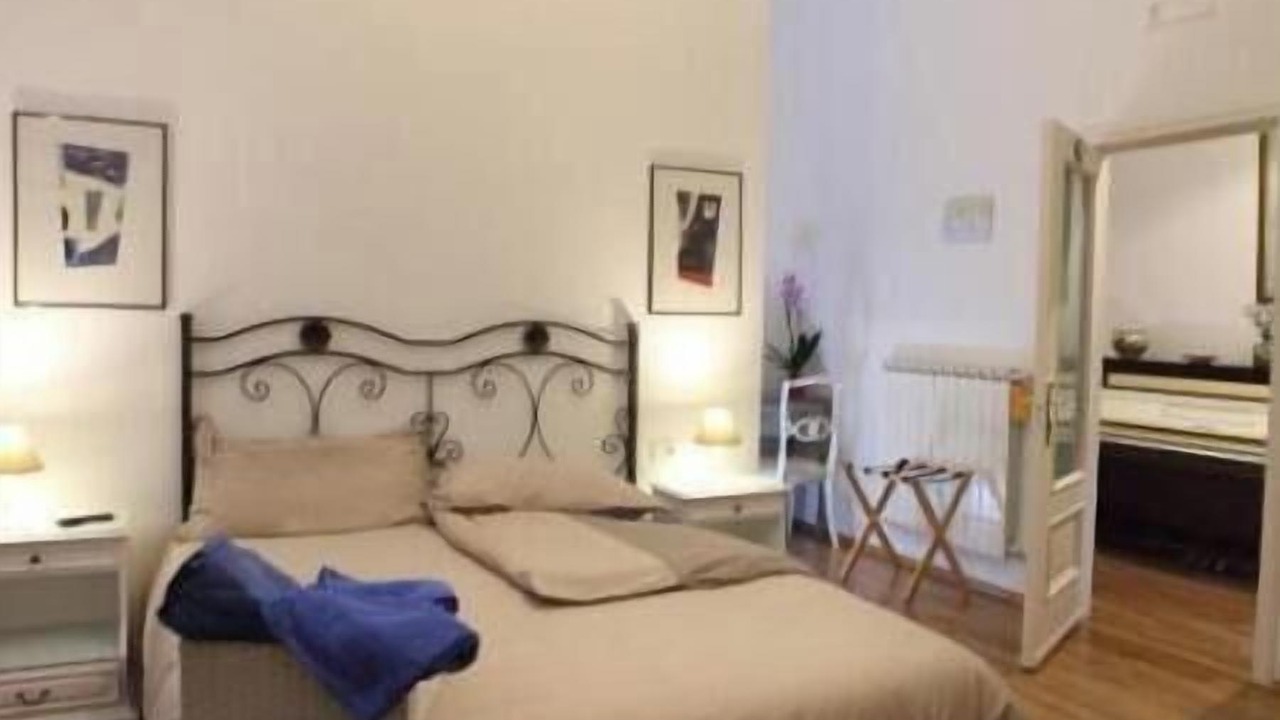 Photo of Bedroom in Naples City Centre