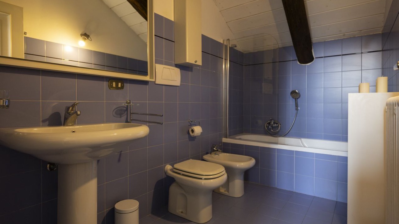 Photo of Bathroom in Historic Centre