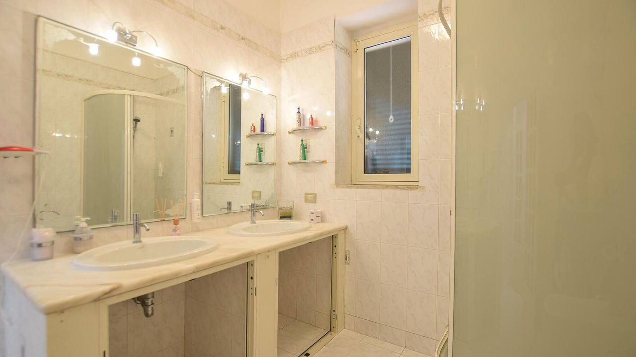 Photo of Bathroom in Paestum