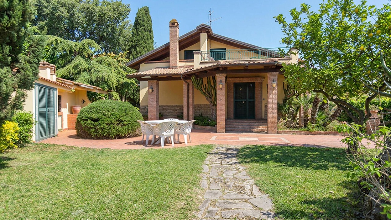 Photo of Others in Paestum