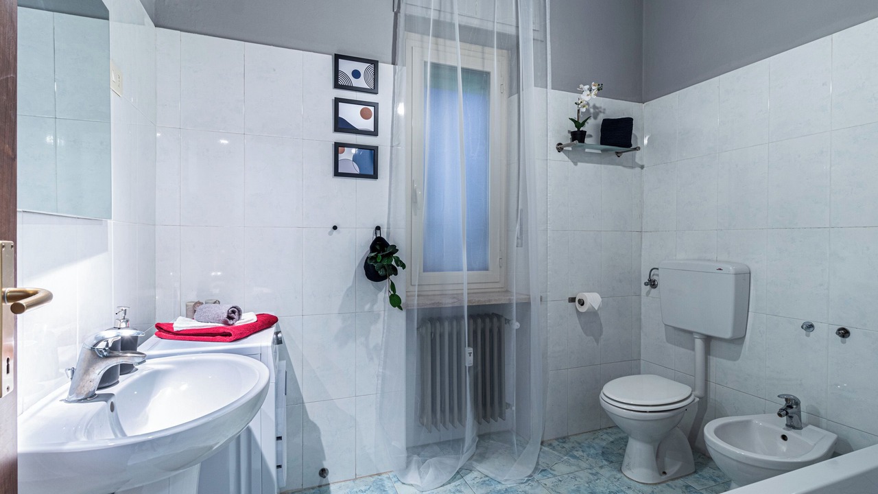 Photo of Bathroom in Santhia