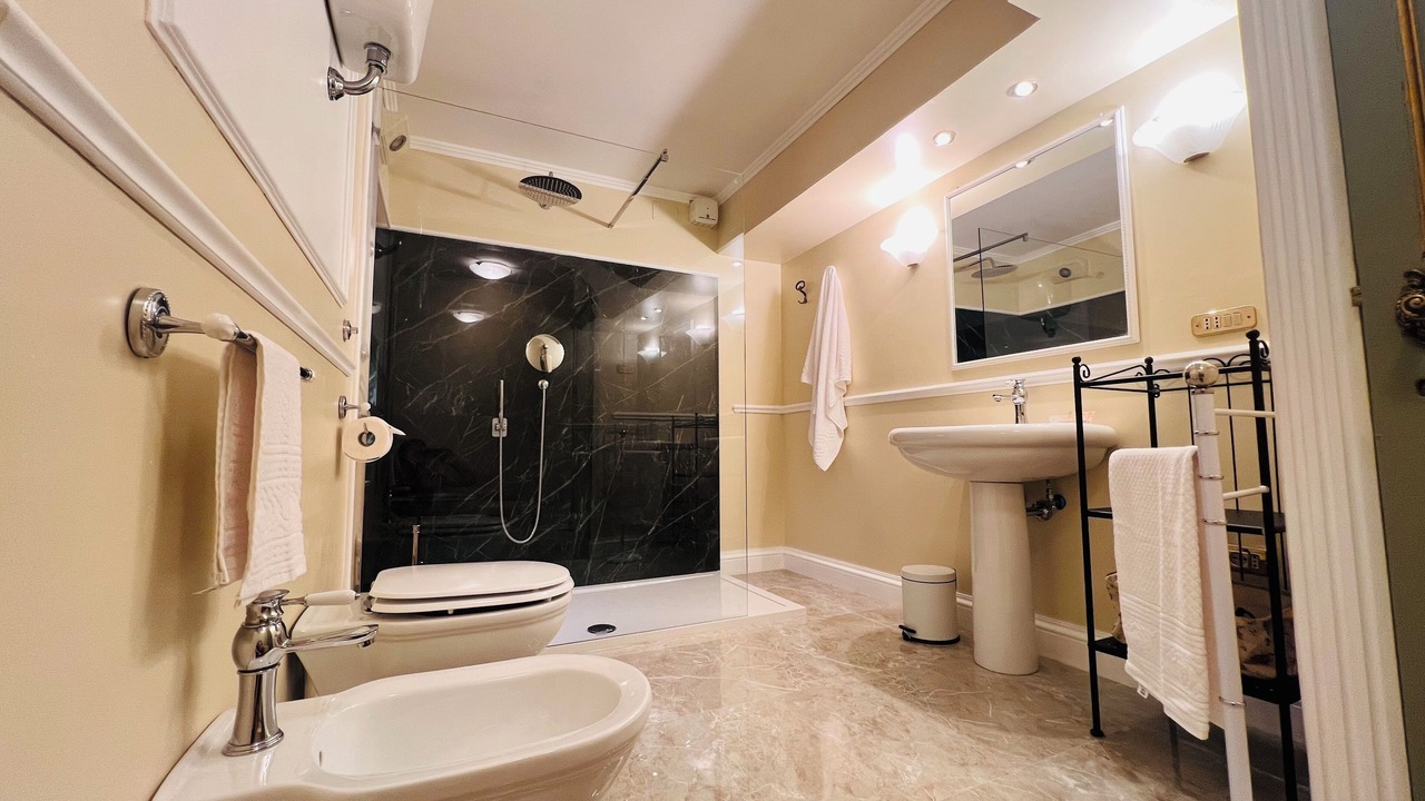 Photo of Bathroom in Rome City Centre