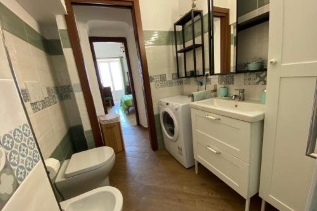 Photo of Bathroom in Forio