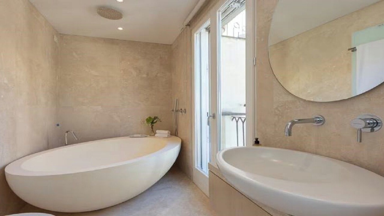 Photo of Bathroom in Rome City Centre